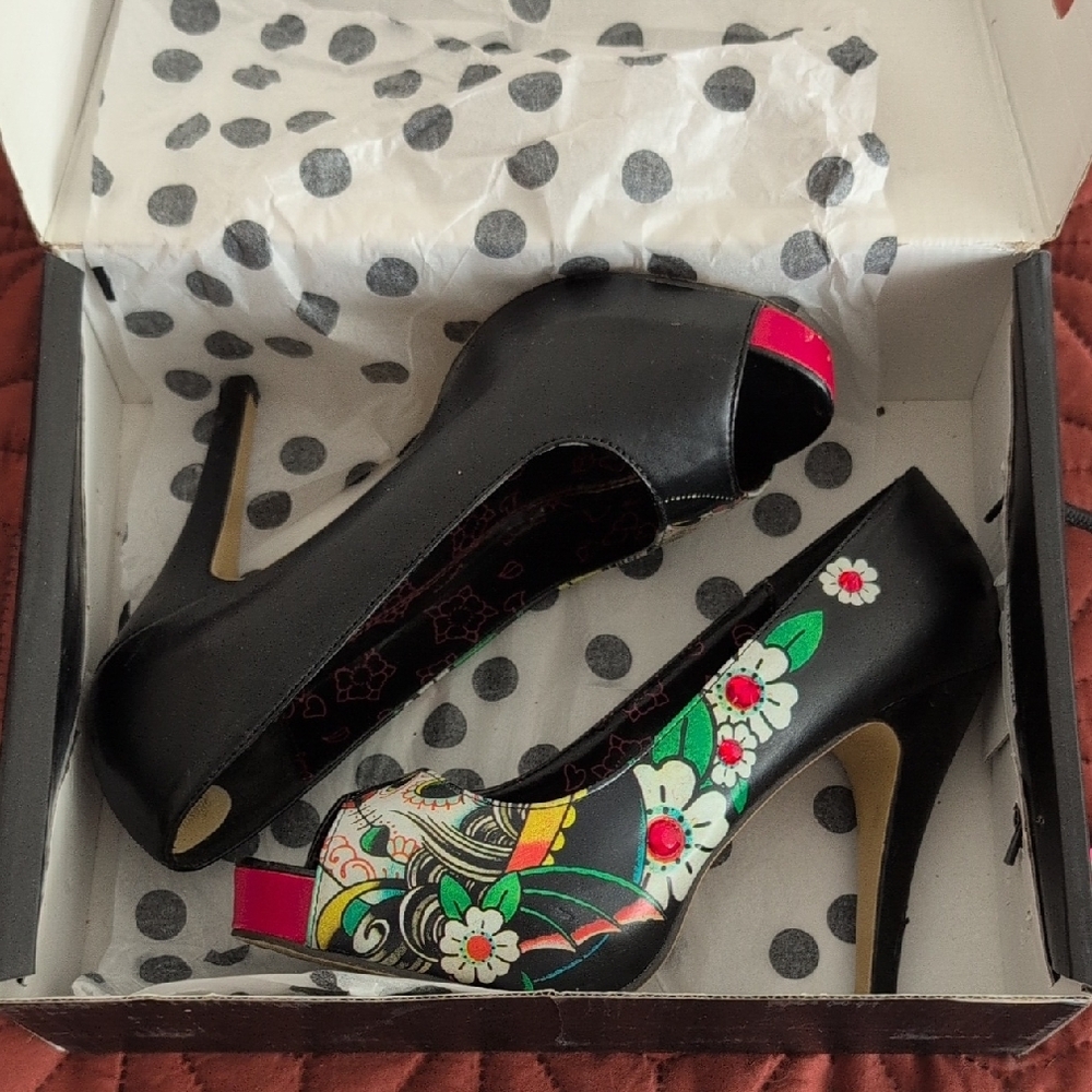 Iron Fist Black Skull Heels With Rhinestone Size 9